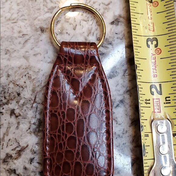 Alligator print key chain  - Picture 2 of 2